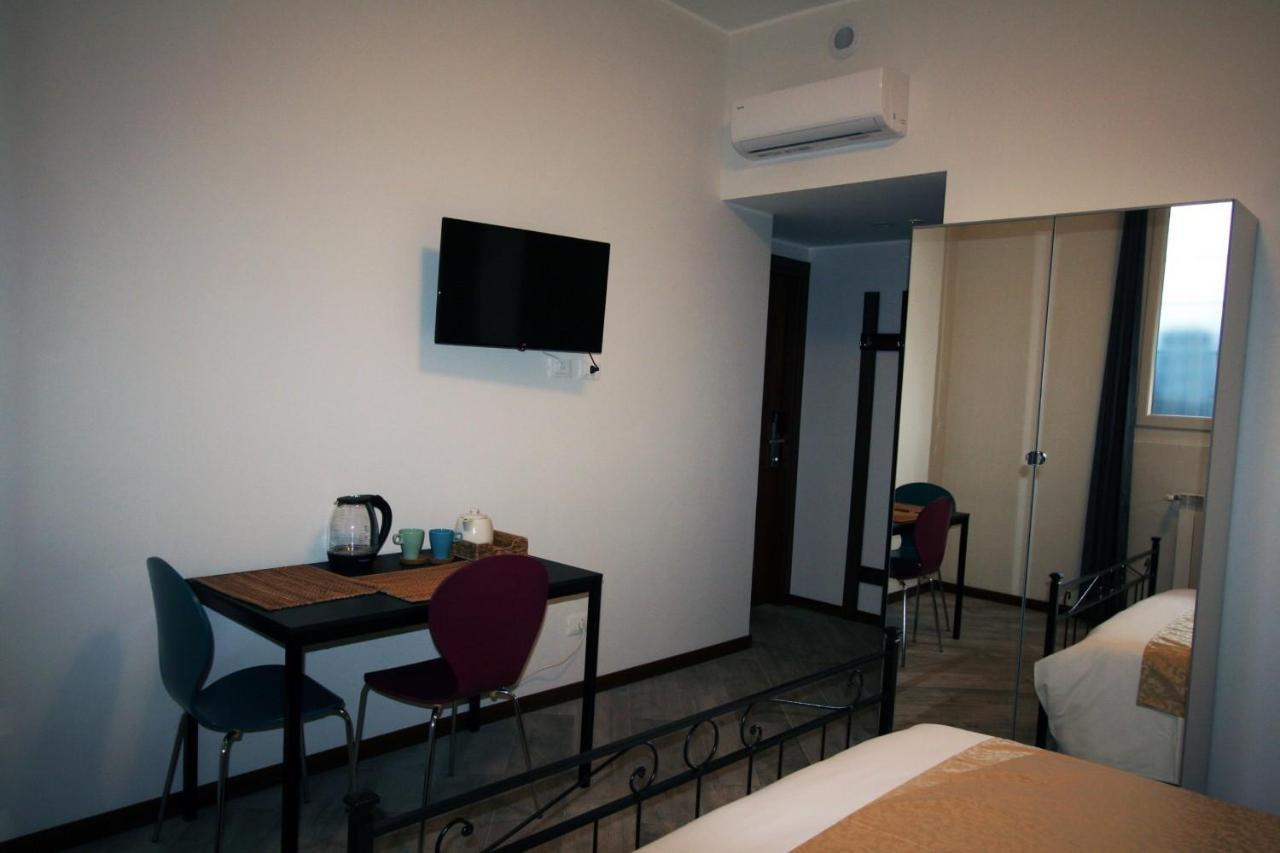 Sansirofiera Rooms Милан Экстерьер фото